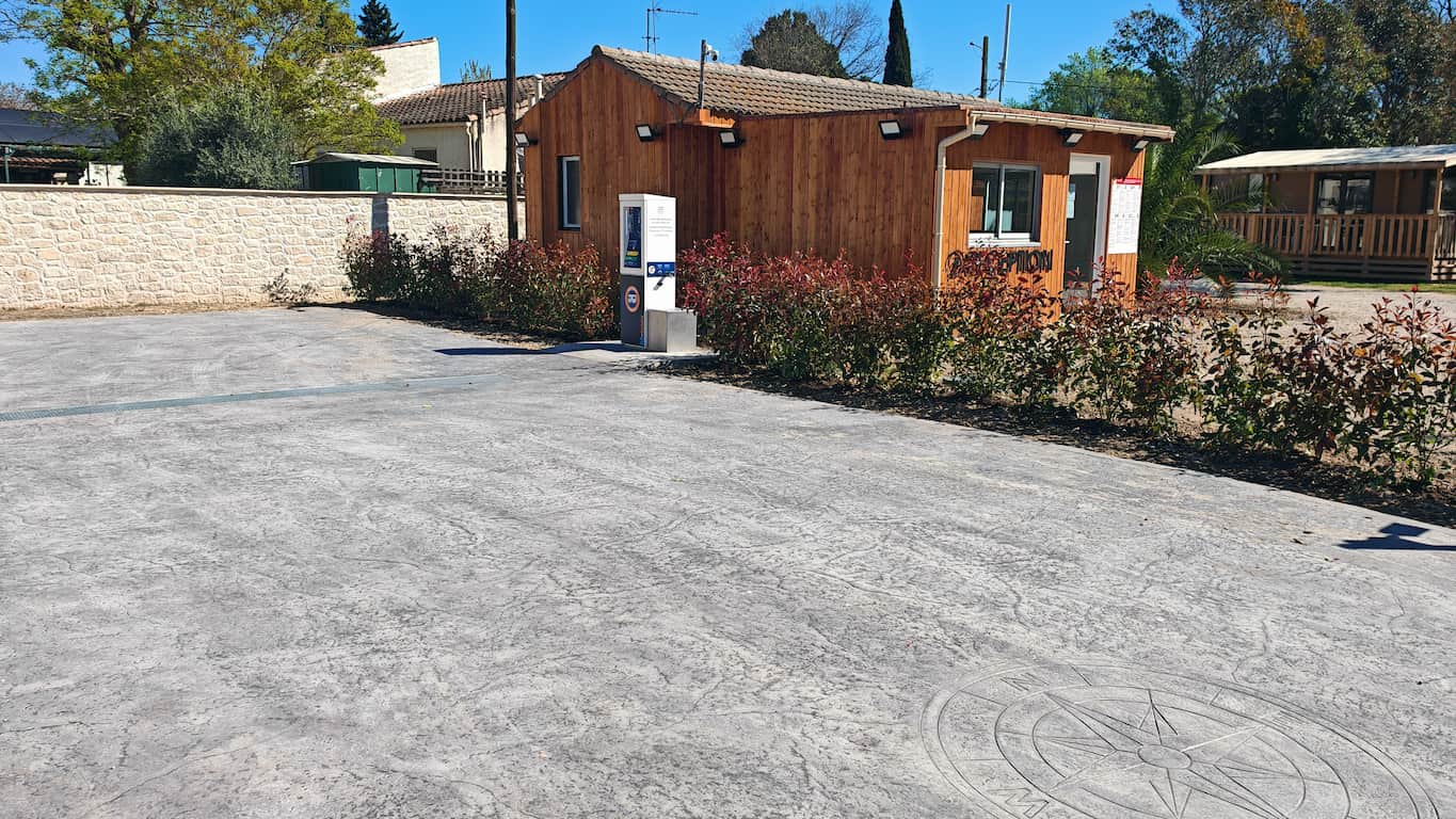 Aire de service camping-car Les Manades